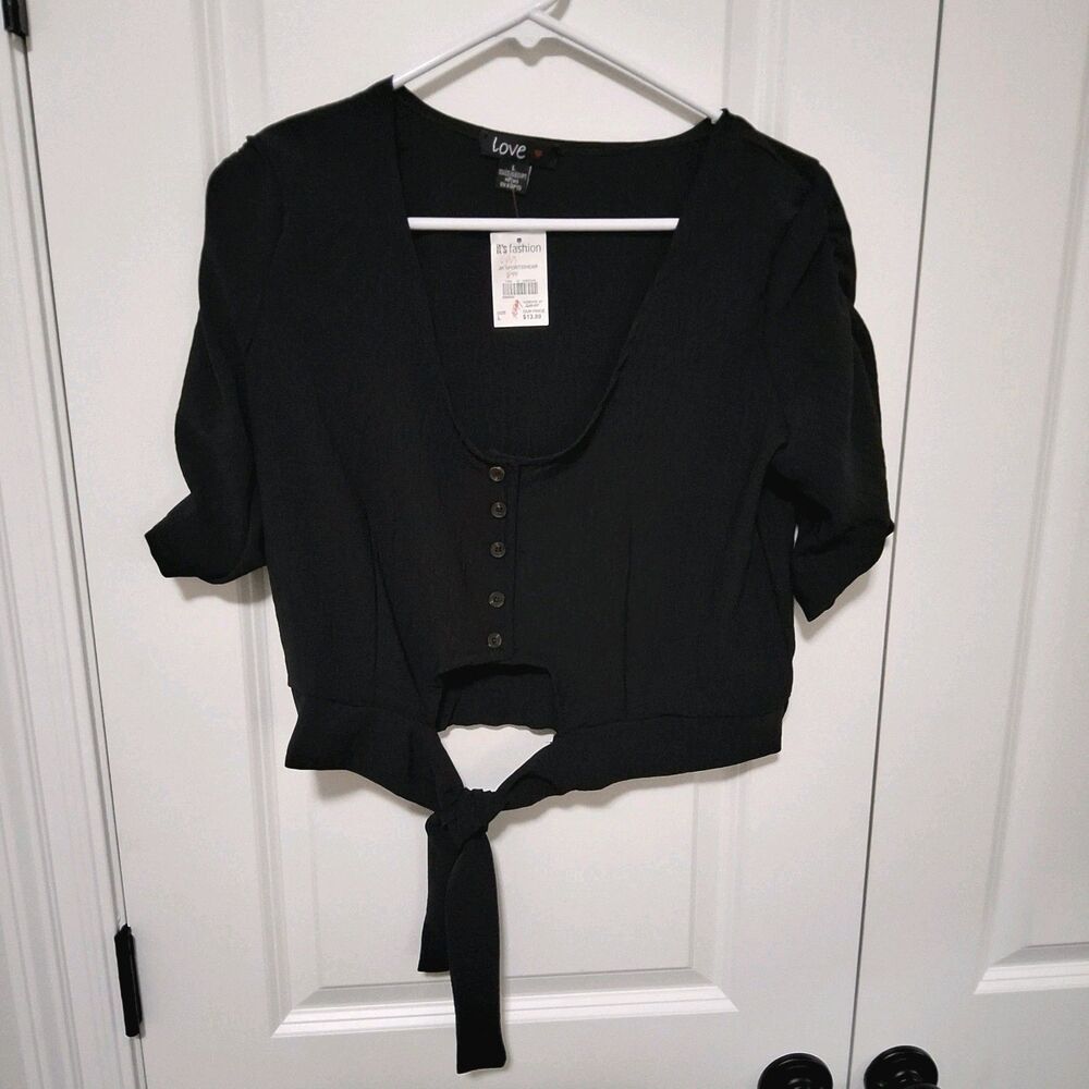 Love 3/4 Sleeve Round Neck Crop Top w/ Cutout Detail Size Large New w/Tag